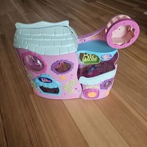 2007 LPS Tail Waggin Fitness Club animal gym Littlest Pet Shop pretend play